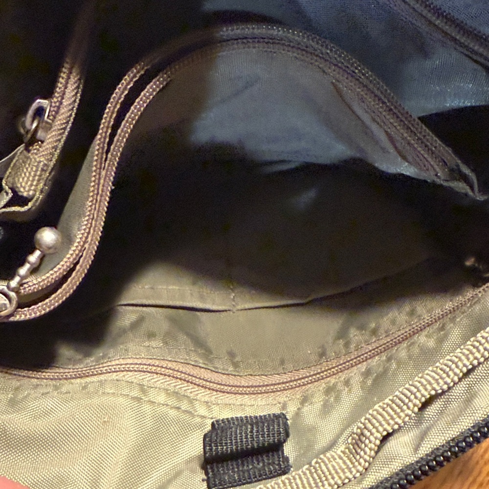 Baggallini Black Messenger Bag - Picture 4 of 8